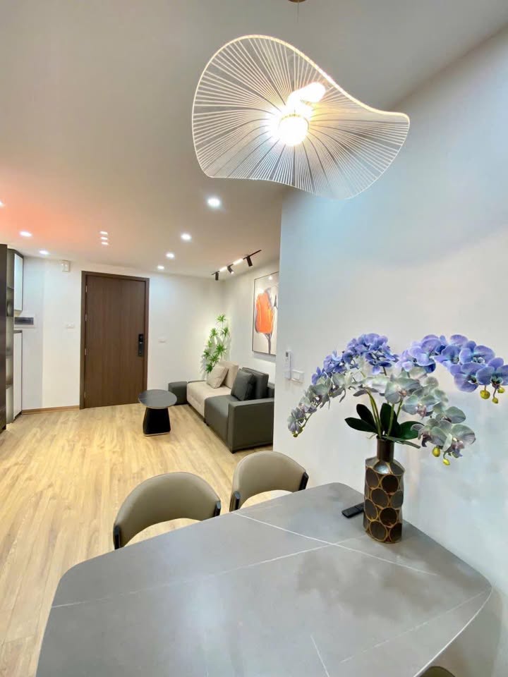 Căn hộ góc A10 Nam Trung Yên 95m² view hồ Sky Lake - Giá 11 tỷ