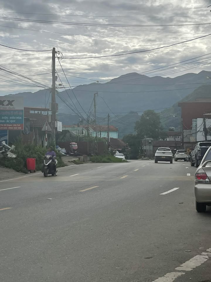 Bán Nhà 2 Tầng Sapa 86.7m² MT Ô Tô, Sổ Đỏ Lâu Dài - Giá 5 Tỷ