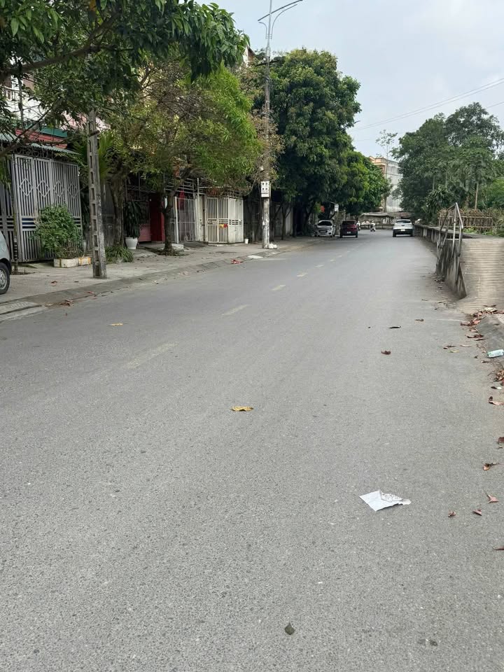 Nhà Phủ Lý 108m² 3 Tầng - Kinh Doanh Sầm Uất, Gần VinCom