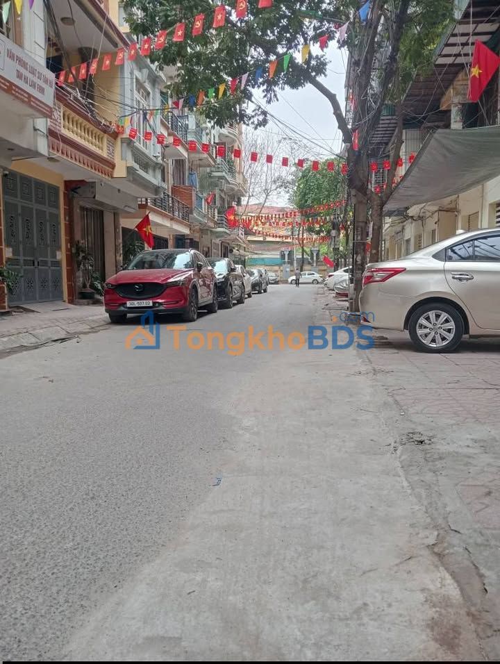 Nhà phân lô Nguyễn Khánh Toàn Cầu Giấy 92m²/44 tỷ - Ô tô tránh