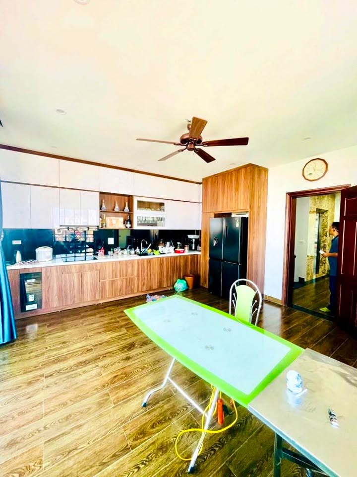 Nhà Góc Đặng Văn Ngữ, Đống Đa 51m² - 6 Tầng Thang Máy, Sổ Vuông