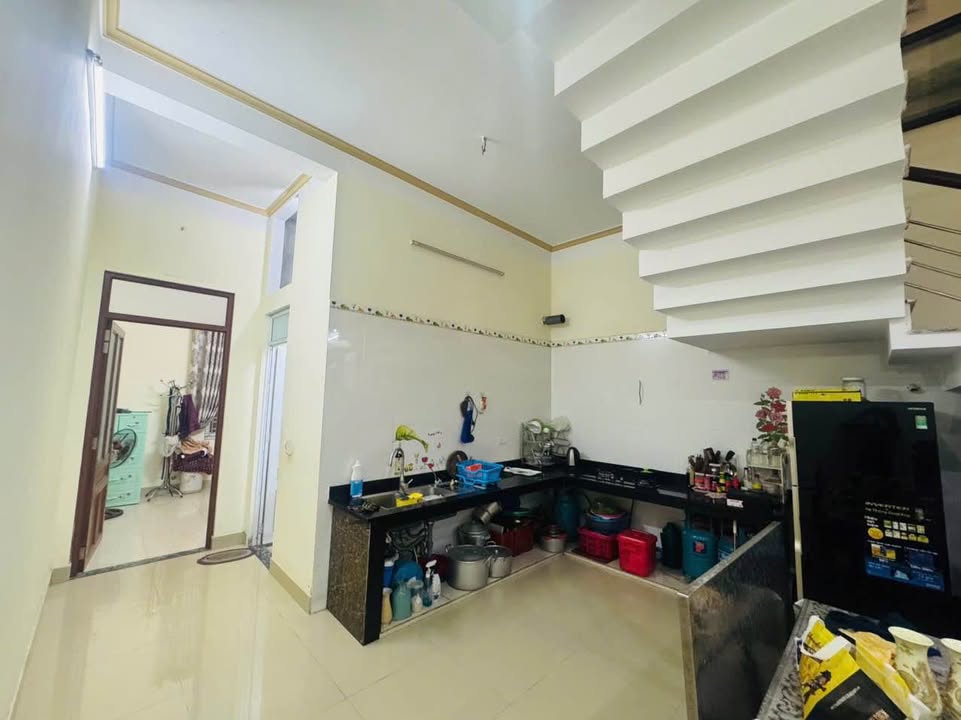 Nhà 2 Tầng 91m² Phường Ỷ La, Tuyên Quang - Ô Tô Đỗ Cửa, Giá 3.x Tỷ