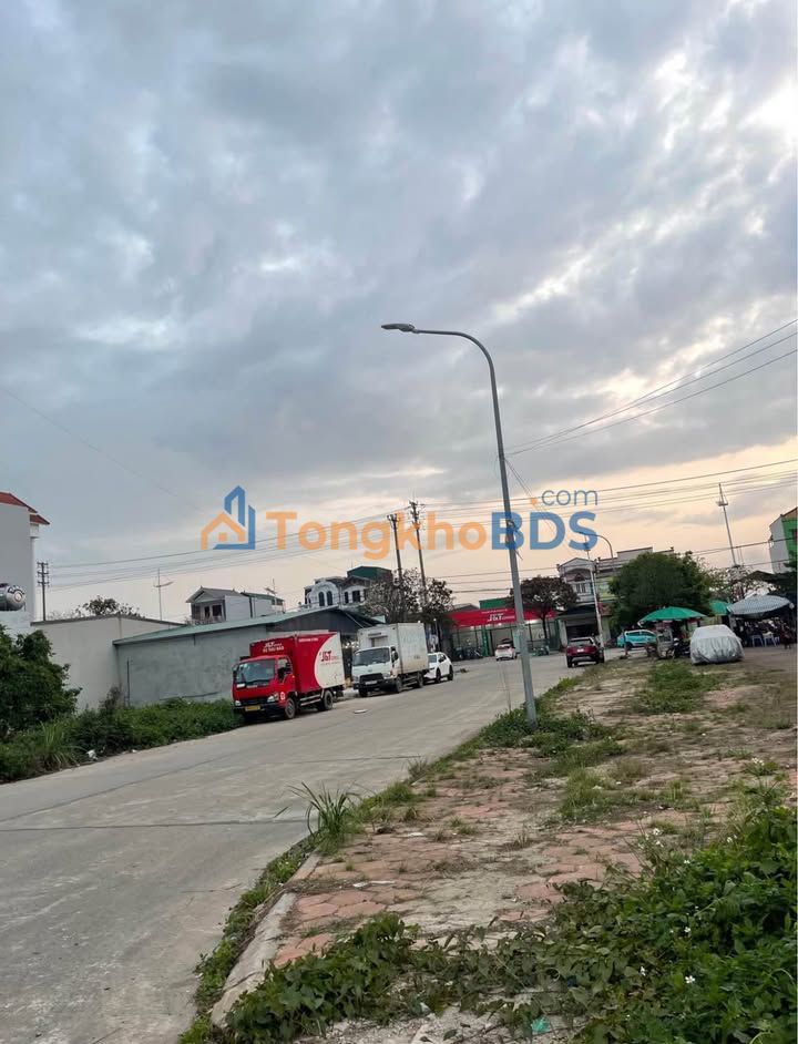 Đất Nền Móng Cái 90m² - Sổ Đỏ Chính Chủ, Gần Trung Tâm