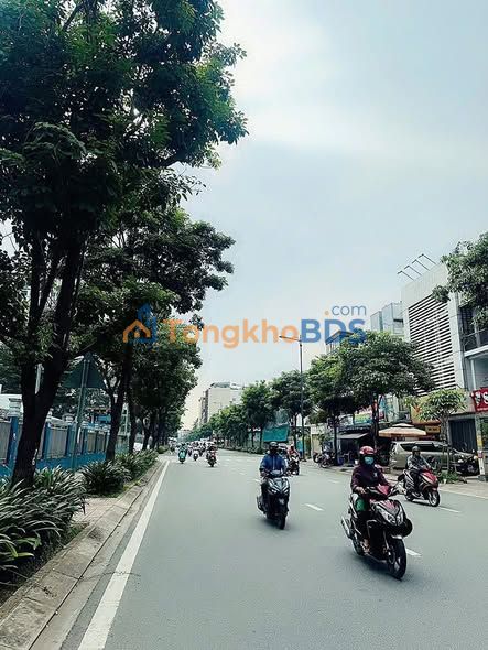 Nhà Mặt Tiền Hồng Hà Tân Bình - 64m², 5 Tầng, Giá 15.5 Tỷ