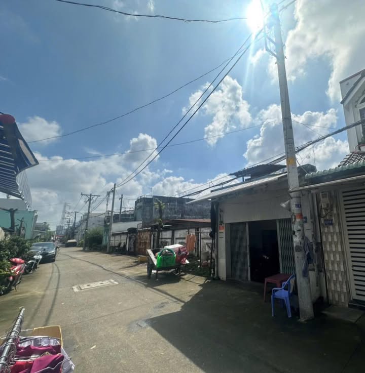 Nhà cấp 4 72m² Bình Chánh - Giá Tốt 3.7 Tỷ, Hẻm Xe Tải