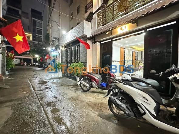 Nhà 5 Tầng Ngõ Bạch Mai 40m² - Đúc Bê Tông Cốt Thép Kiên Cố