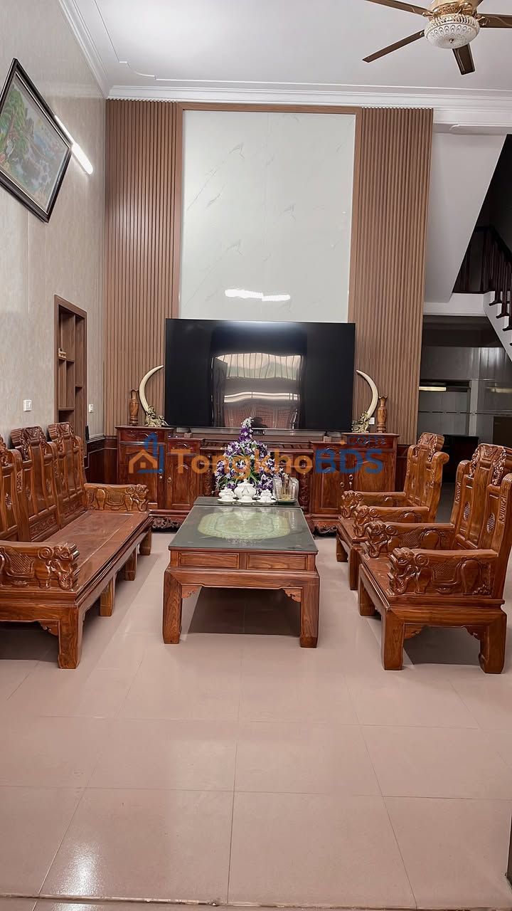 Nhà 92.4m² 4PN, 2 Tầng, Trung tâm TP Vinh - Giá thương lượng