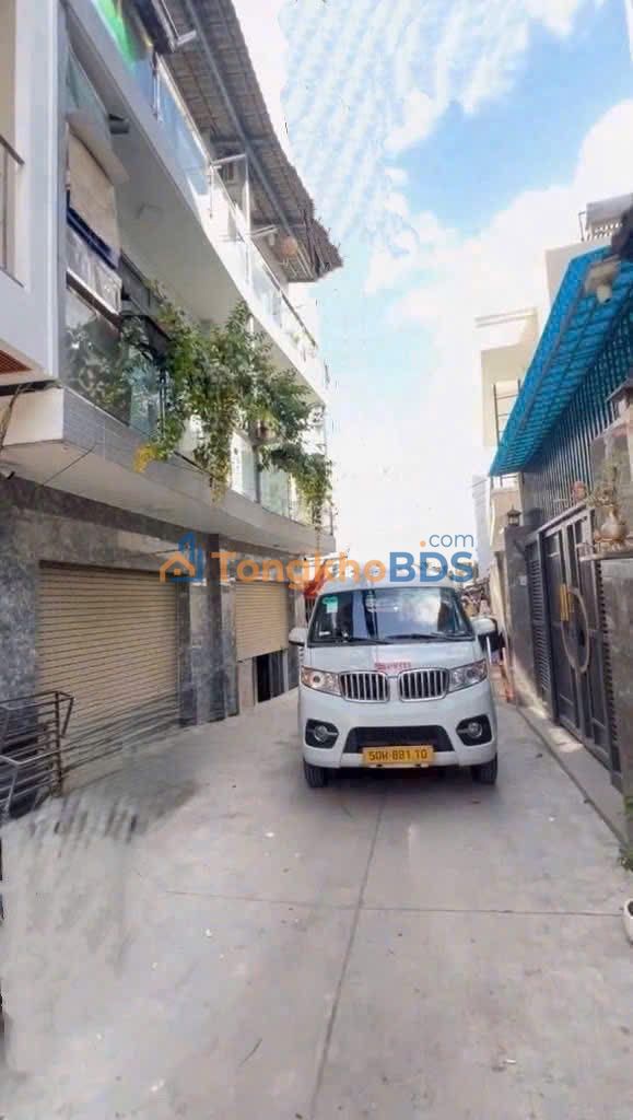 Nhà 3 Tầng Hẻm Xe Hơi Bùi Văn Ba, Quận 7 - Ngang 4m, 2PN - Giá 5.2 Tỷ