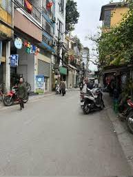 Nhà 30m² 3.5 Tầng Ngõ Văn Hương, Đống Đa - Sẵn Sàng Ở Ngay