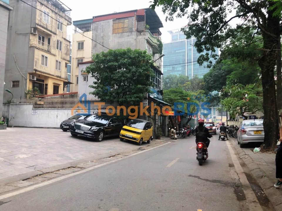 Nhà Lô Góc Kim Mã, Ba Đình 39m² - 6 Tầng Thang Máy, Sát Phố