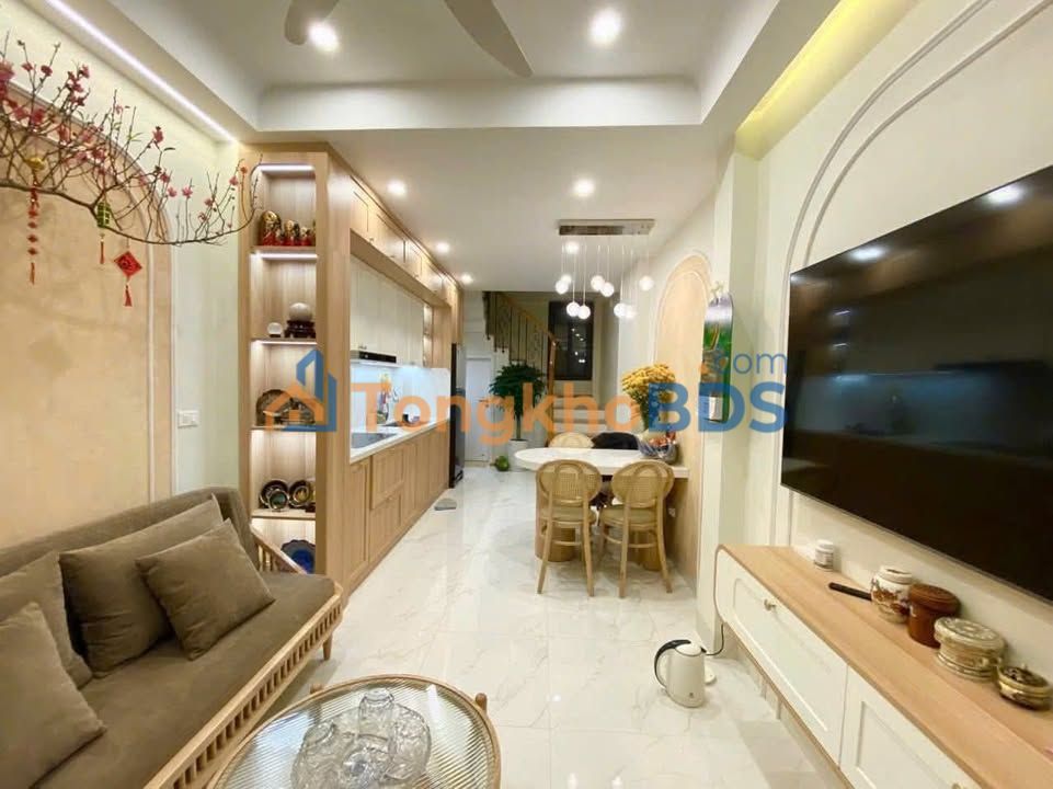 Nhà 7 Tầng Thang Máy 40m² Phú Thượng - Oto Vào Nhà, Gần Ciputra