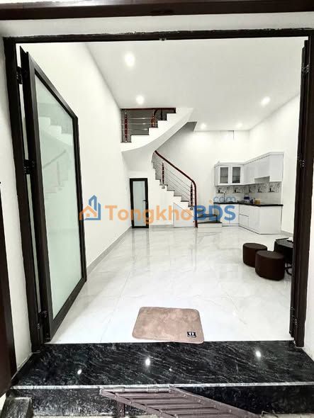 Nhà 35m² Đống Đa - 7.78 Tỷ, Ô tô đỗ cửa, Đủ công năng