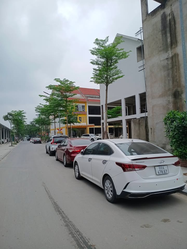 Bán Gấp Townhouse Liền Kề An Khánh 130m² - Kinh Doanh Vượng Phát, Sổ Đỏ Sẵn Sàng