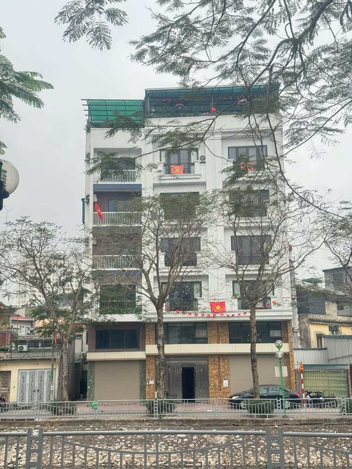 Nhà Phố Kinh Doanh Cầu Giấy 60m² - 7 Tầng, Thang Máy, Vỉa Hè - 31.5 Tỷ