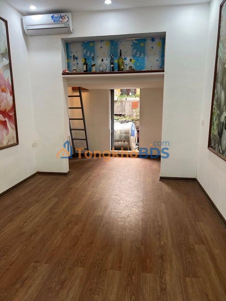 Bán nhà Tập thể May 10 Long Biên 35m² sổ đỏ - Sẵn sàng vào ở!