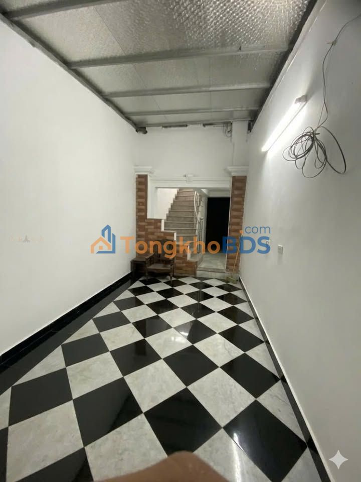 Nhà Mặt Tiền 29.8m² Đường Dương Văn Bé, Vĩnh Tuy - 6.3 Tỷ