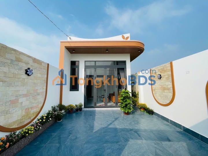 Nhà Phường Mỹ Phong, Mỹ Tho - 118m² Hướng Đông, Sân Oto, 1.79 Tỷ