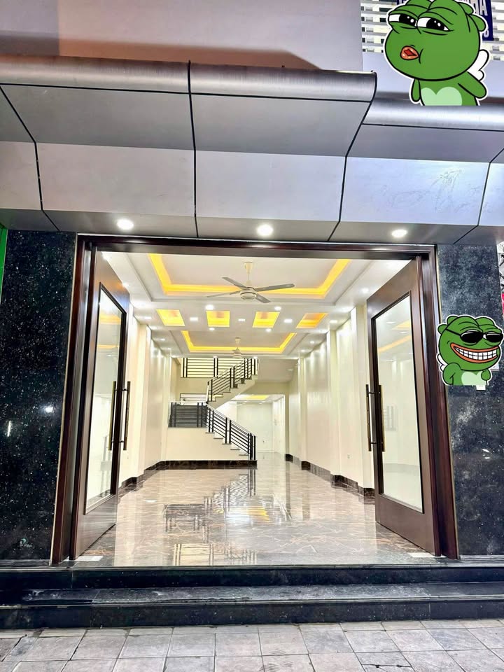 Nhà 4 Tầng Mặt Tiền Đào Duy Từ, TP Thanh Hóa - Kinh Doanh Sầm Uất, 90m², 14 Tỷ