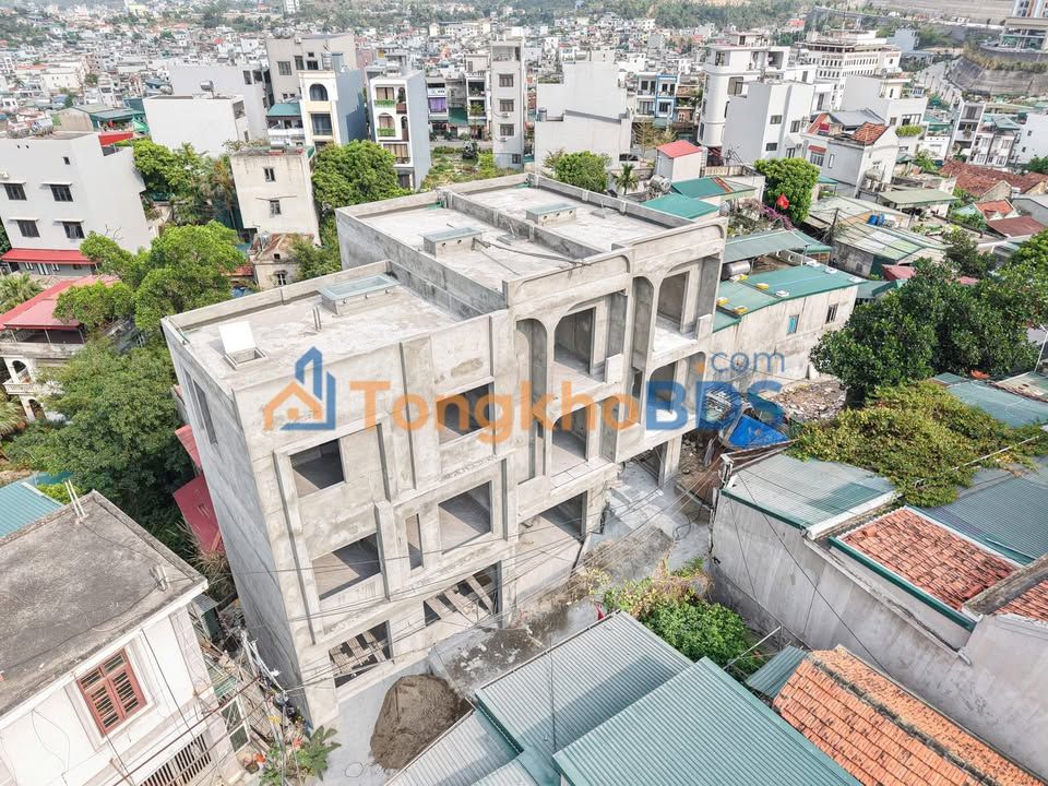 Nhà 3 Tầng Cao Thắng, Hạ Long - 75m² Sổ Hồng, Giá Tốt