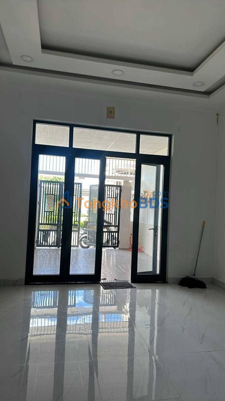 Nhà Nguyên Căn Phạm Văn Đồng, Huế - 100m², 2PN, Nội thất cơ bản