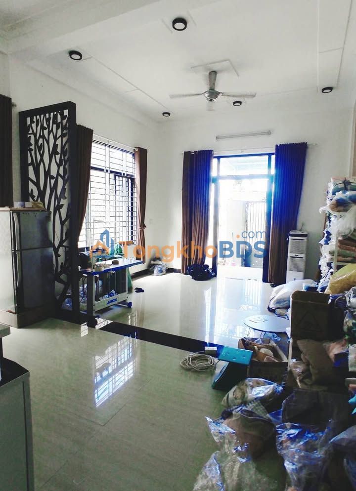 Cho thuê nhà cấp 4 mặt tiền Trần Văn Dư, Huế - 100m², 5 triệu/tháng