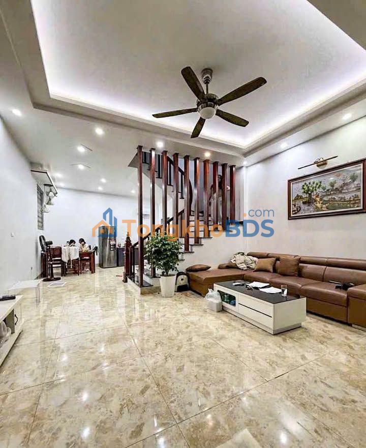 Nhà Lô Góc Ngũ Hiệp Thanh Trì – Ô Tô Đỗ Cửa, 63m2, 7.5 Tỷ