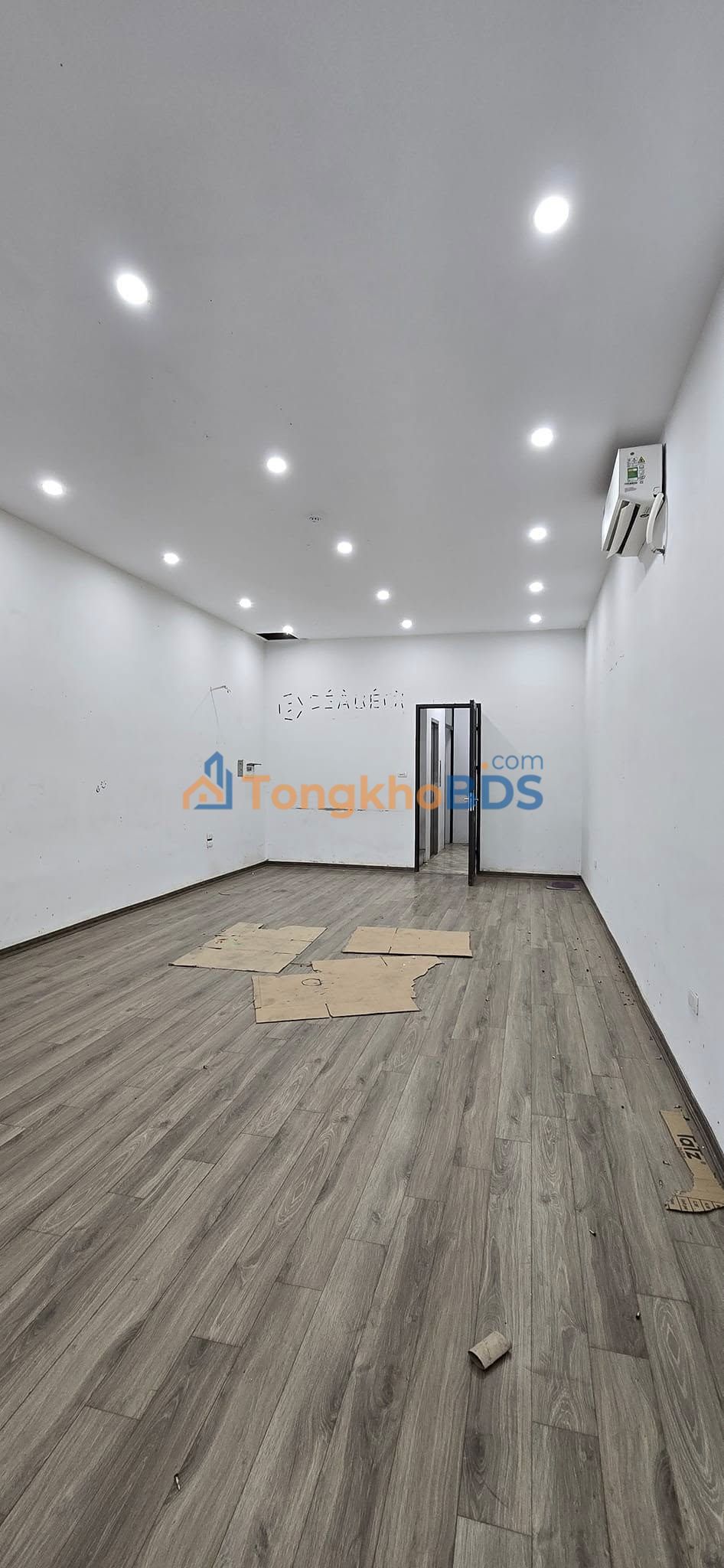 Nhà phố Lạc Long Quân Tây Hồ 66m² 48.9 tỷ - Chính chủ bán