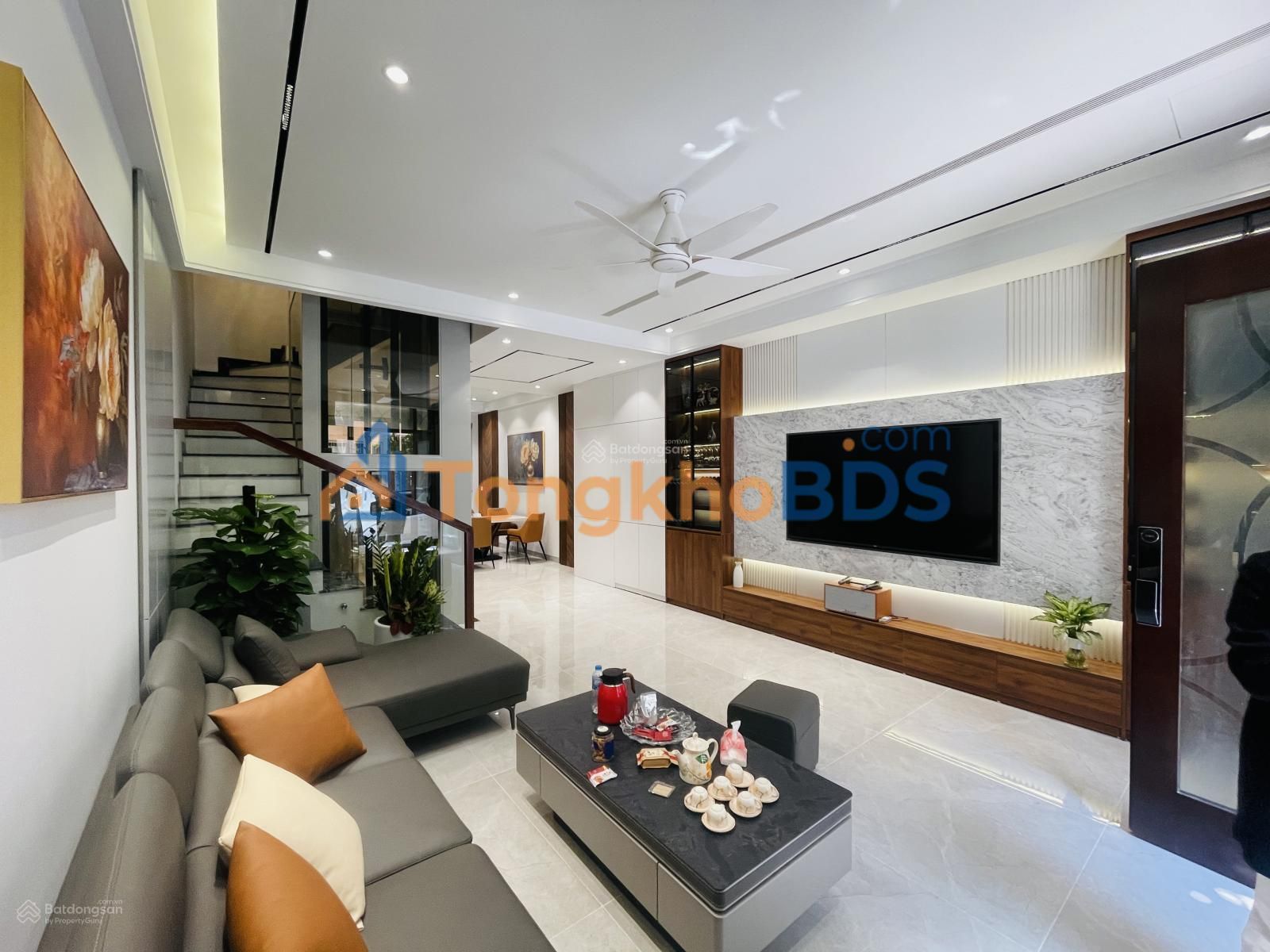 Bán nhà Kinh Đô 84m² - 3 bước tới Vincom, Sẵn Sàng Khai Thác