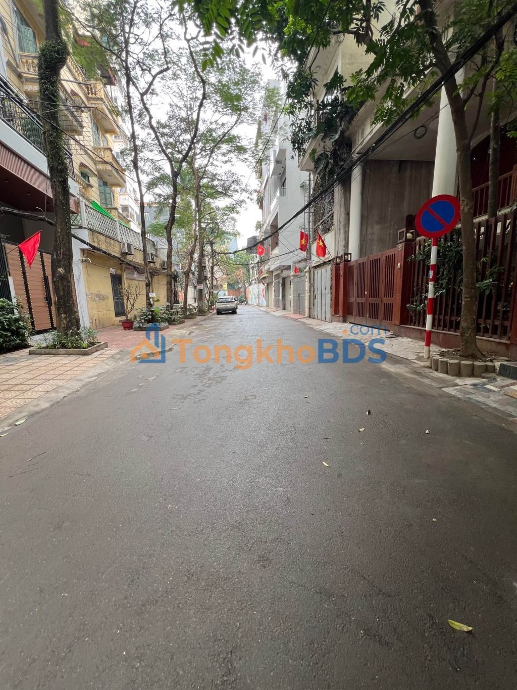 Nhà Phân Lô Đống Đa 63m² - Ô Tô Vào Nhà - Sát Vành Đai 1