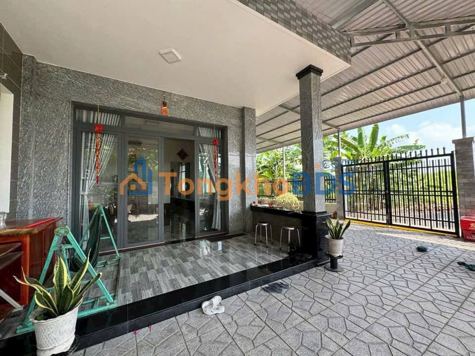 Nhà 292m² Phường 3 Vĩnh Long - Sân Rộng Ô Tô, Full Thổ Cư