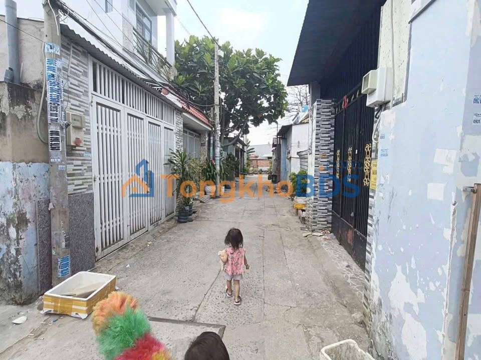 Nhà Hẻm Xe Hơi Trung Chánh, Hóc Môn - 105m², Sổ Hồng, Giá 4 Tỷ