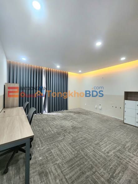 Tòa Văn Phòng Full Nội Thất, 200m², 115 Triệu/Tháng – Quận 2