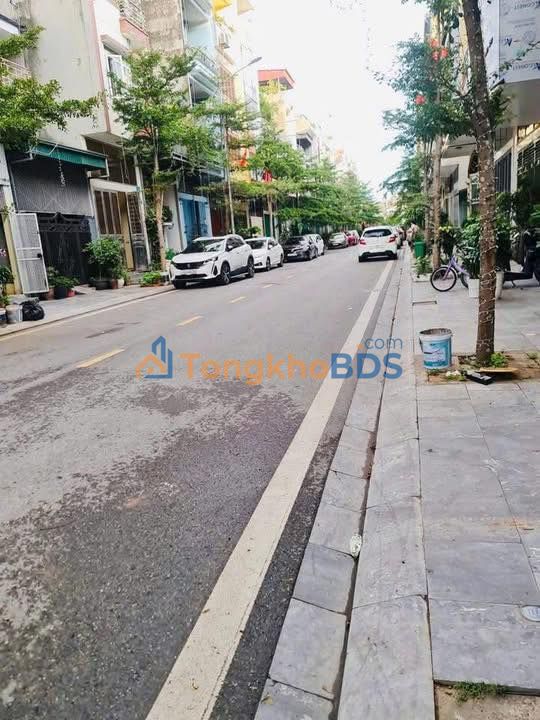 Cho thuê nhà 5 tầng 60m²/sàn Nguyễn Văn Cừ, Hạ Long - Phù hợp văn phòng, kinh doanh