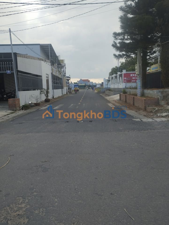 Bán Đất Mặt Tiền Lê Thị Hồng Gấm - 171m² Thổ Cư - Sổ Riêng - 1.7 Tỷ