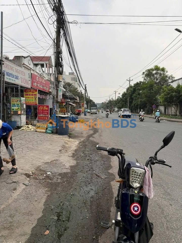 Nhà Mặt Tiền Kinh Doanh Đường Số 19 Dĩ An - 90m² Giá 5.8 Tỷ