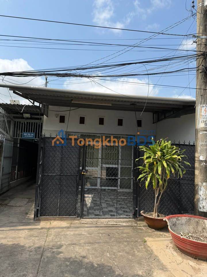 Cho thuê nhà mặt tiền đường Dương Minh Quang, P3, TP Sóc Trăng - Sẵn ở