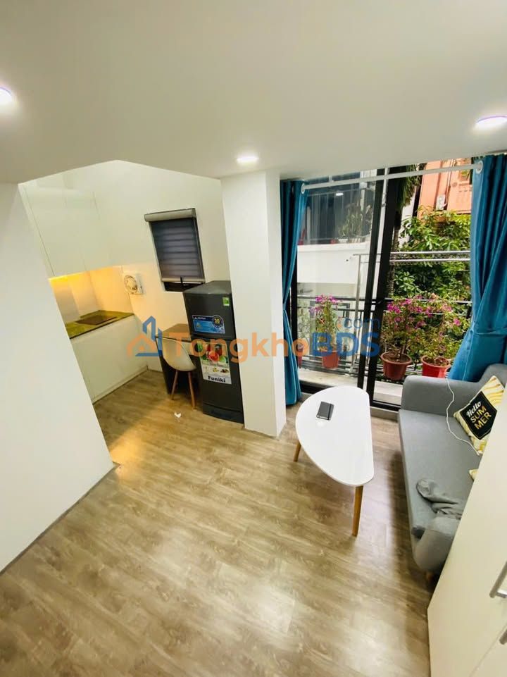 Cho thuê căn hộ gác xép full nội thất, ban công thoáng mát tại Cầu Giấy - 5.5 triệu/tháng