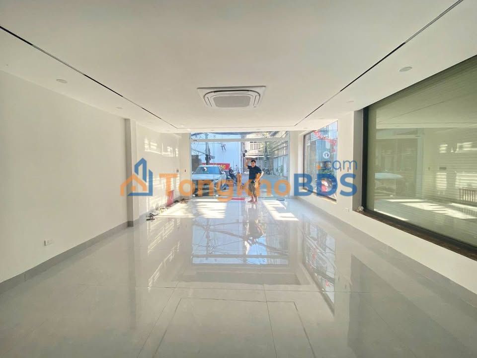 Mặt bằng Nguyễn Sơn Long Biên 180m² 20tr - Sẵn sàng kinh doanh