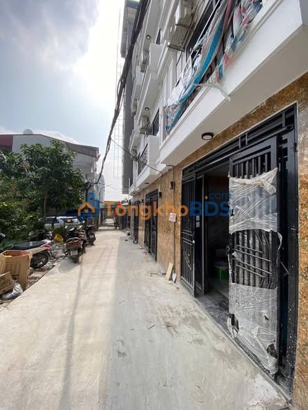 Nhà 5 Tầng Đông La, Hoài Đức - 30m² Sẵn Sàng Ở Ngay, Ô Tô Đỗ Cửa