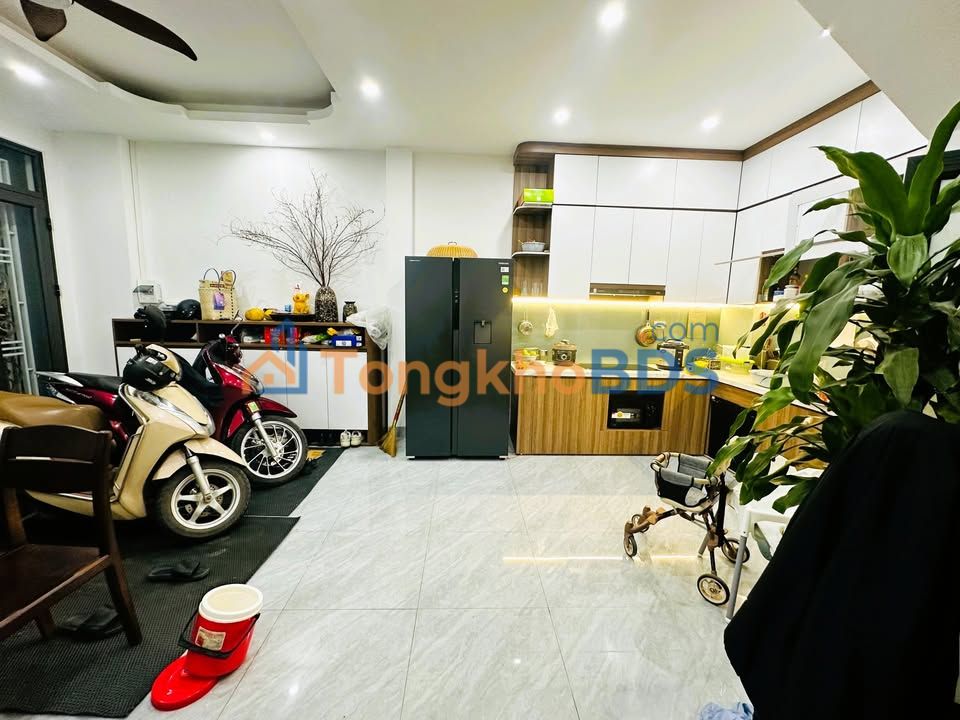 Nhà Lô Góc 5 Tầng Thượng Cát, Bắc Từ Liêm - 40m² Giá 7 Tỷ