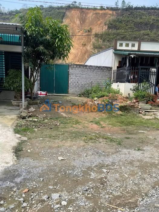 Đất thổ cư 136m² Bản Phiệt, Lào Cai - Sổ hồng sẵn sàng, giá chỉ 9xx triệu