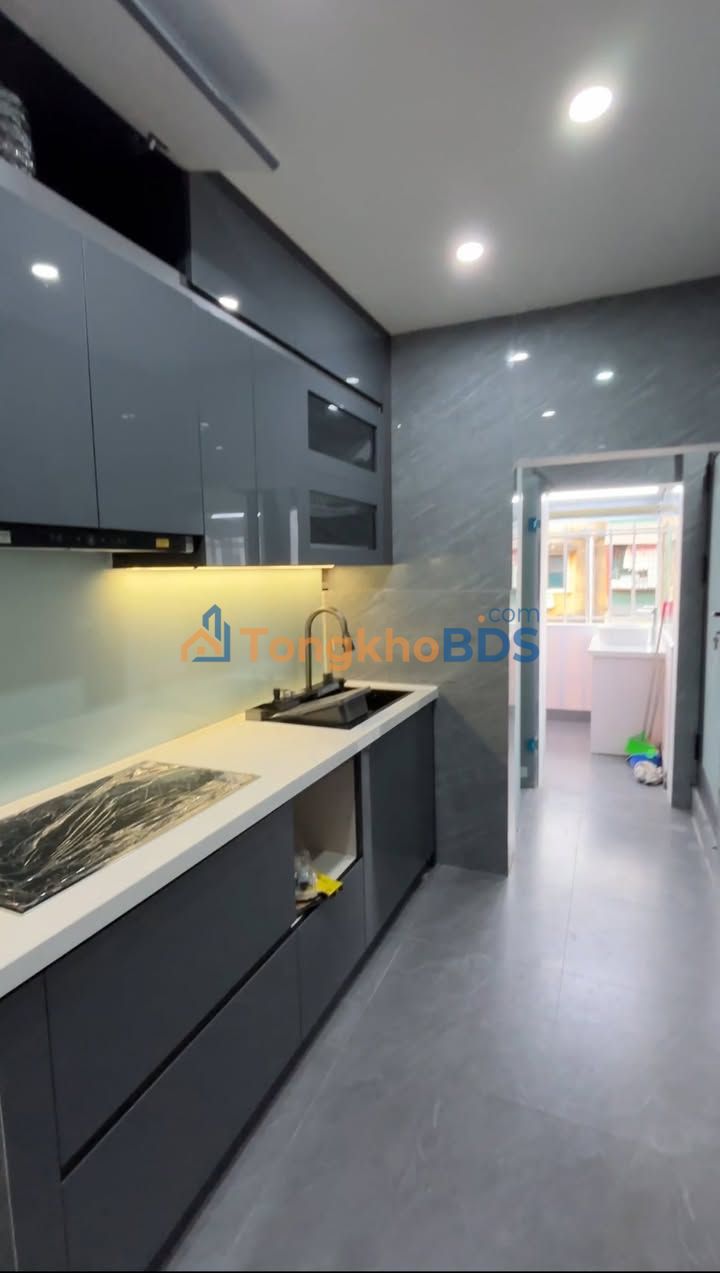 Chung Cư Cầu Giấy 60m² - 3 Tỷ - Full Nội Thất, Oto Đỗ Cửa