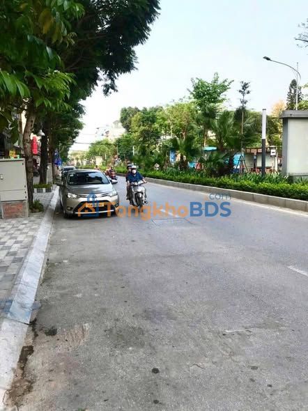 Nhà Mặt Ngõ Lạc Long Quân 35m², 6 Tầng - Vị Trí Đắc Địa, Sổ Đỏ Chính Chủ