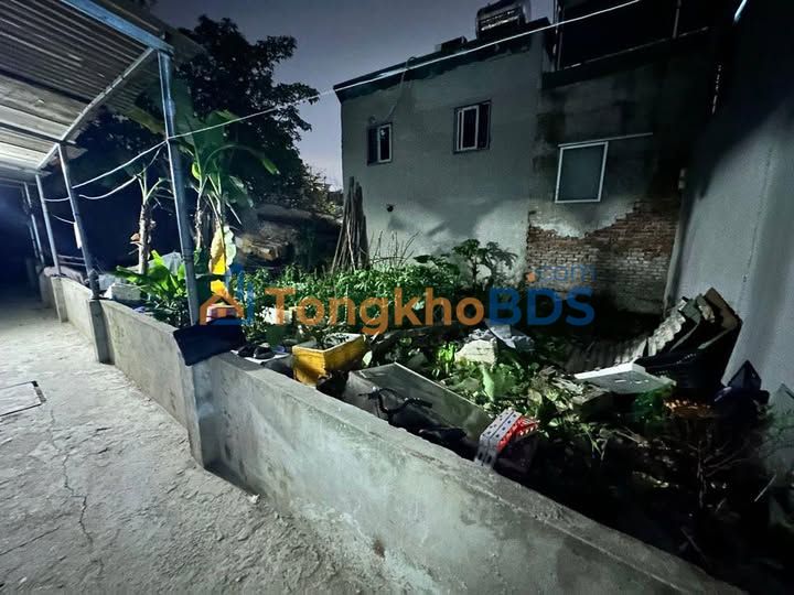 Đất Lạc Long Quân 50m² - Mặt tiền 7m - Giá 2.7 tỷ - Sổ đỏ lâu dài