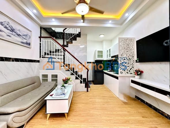 Nhà 3 Tầng Mới Đẹp, Huỳnh Văn Bánh, Phú Nhuận - 5 Tỷ