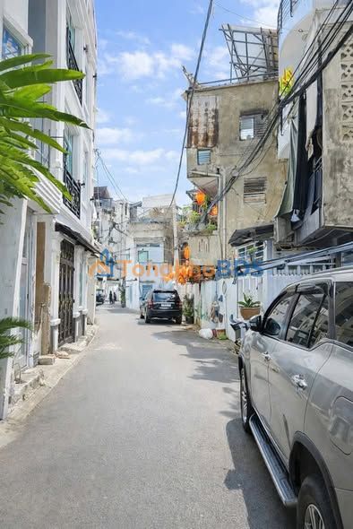 Nhà Hẻm Xe Hơi Đoàn Thị Điểm Phú Nhuận 75m² Sổ Hồng Giá Tốt