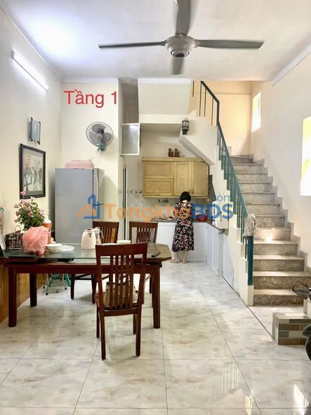 Cho thuê nhà 30m² 4 tầng đủ đồ, Ngõ 75 Vĩnh Phúc, Ba Đình - 9.5 Triệu/Tháng