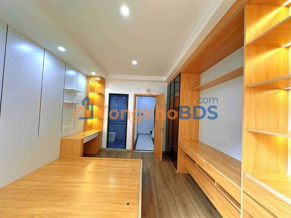 Nhà 6 Tầng Thang Máy Phạm Văn Đồng, Cầu Giấy - 115 Tỷ