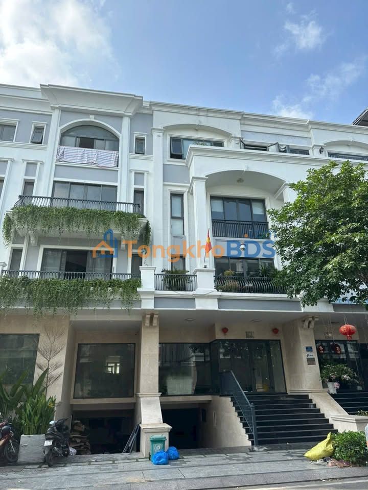 Cho thuê văn phòng tầng trệt Vạn Phúc City 140m² - Lối đi riêng, hầm xe