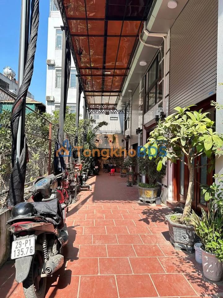 Nhà 5 Tầng Thạch Bàn 33m² - Ô Tô Cách 20m, Gần AEON MALL